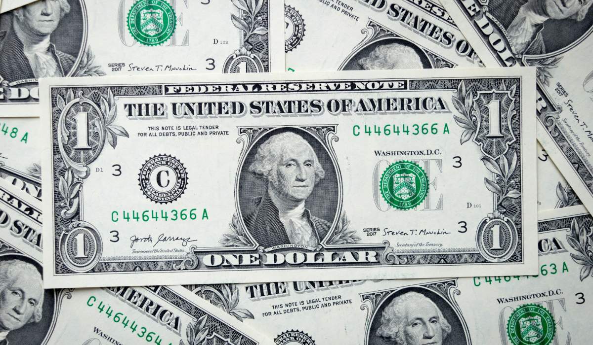 Dollaro: Valuta e Potere nel Contesto Globale del 2024