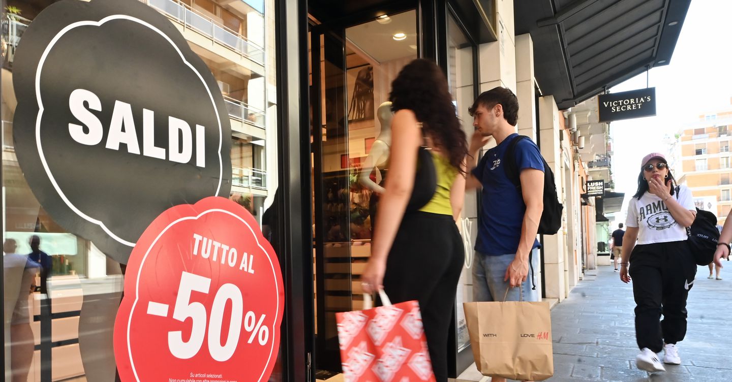 Ottimo inizio per i saldi estivi grazie all’afflusso di turisti stranieri.